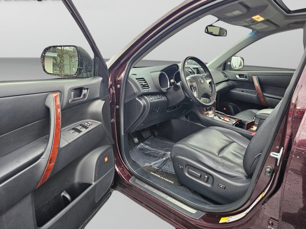 Used 2013 Toyota Highlander Limited AWD/4WD image 19