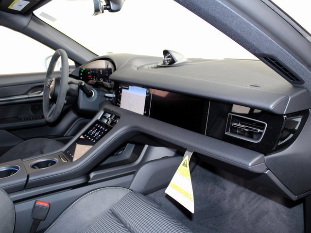 New 2025 Porsche Taycan image 29
