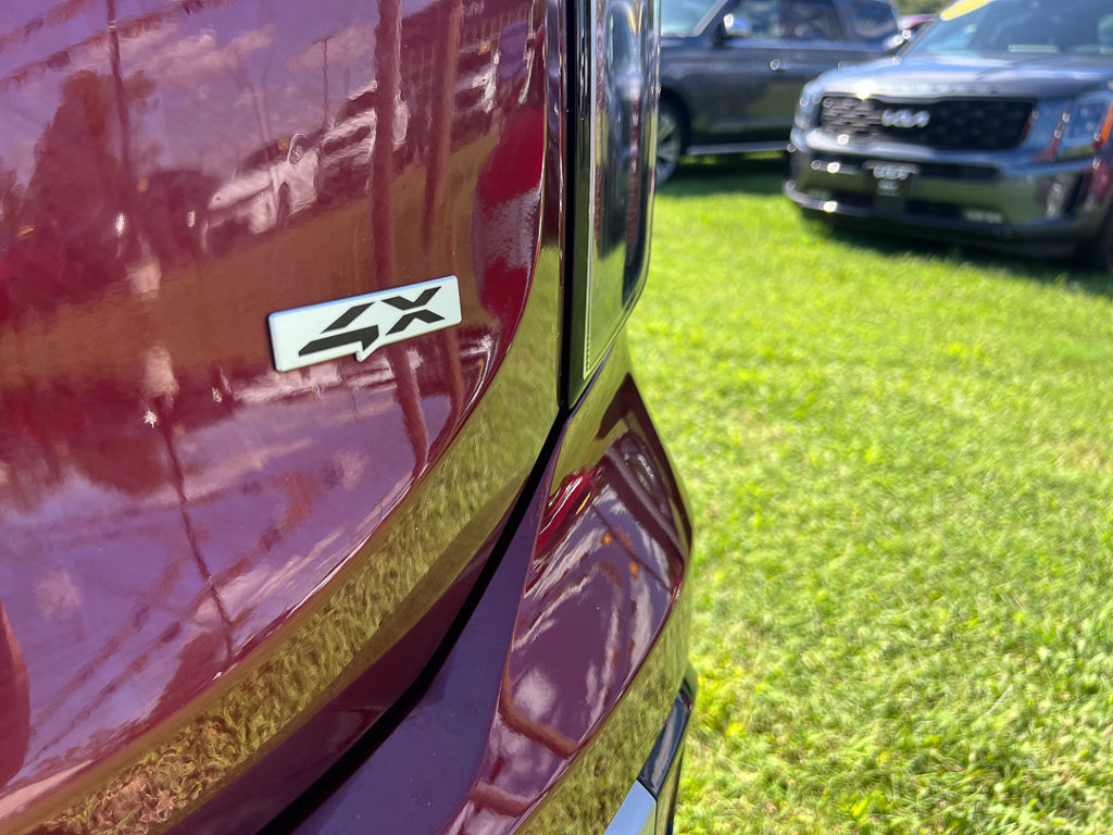 Used 2024 Kia Telluride SX Prestige w/ Towing Package AWD/4WD image 6