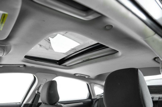 Used 2020 Ford Fusion SE image 28
