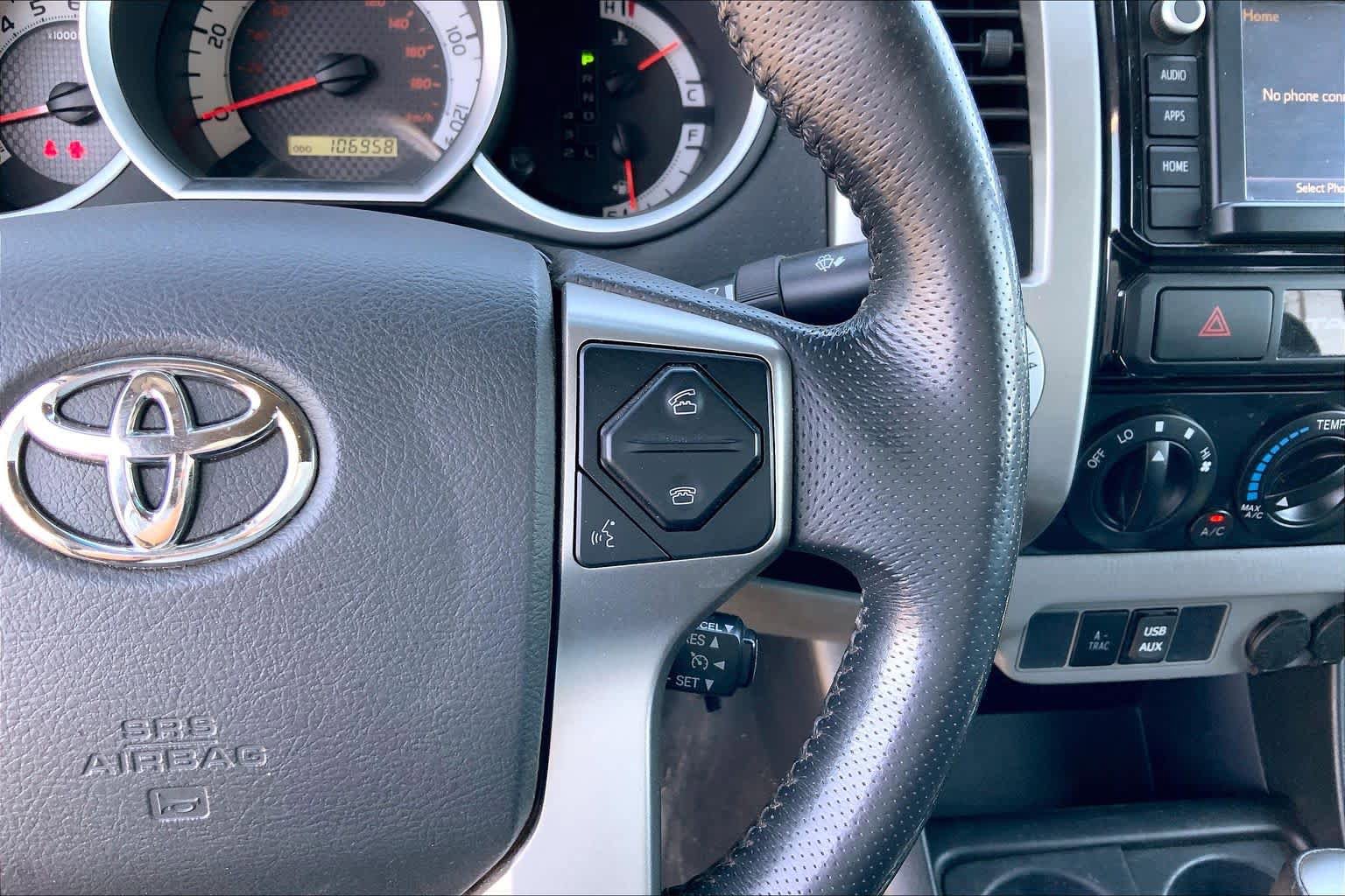 Used 2015 Toyota Tacoma 4x4 Access Cab V6 w/ TRD Off-Road Package image 25