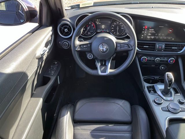 Used 2023 Alfa Romeo Giulia Veloce RWD image 14
