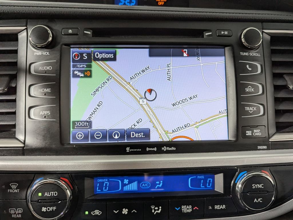 Used 2019 Toyota Highlander XLE AWD/4WD image 19