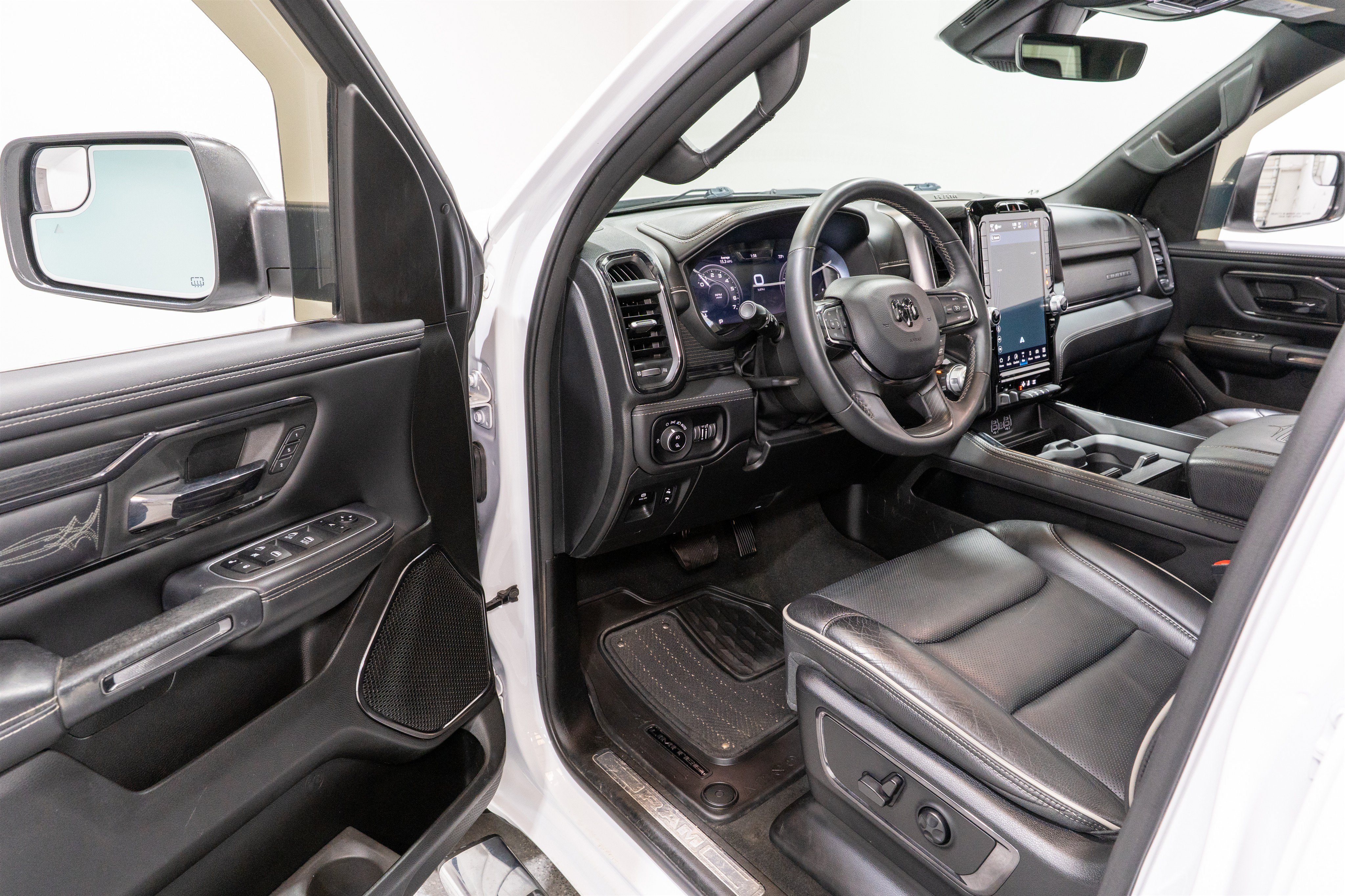 Used 2024 RAM 1500 Limited AWD/4WD image 14