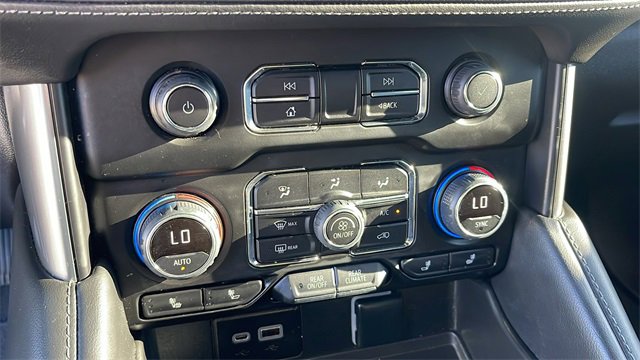 Used 2022 Chevrolet Tahoe LT w/ Luxury Package image 17