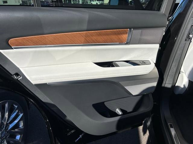 New 2026 Cadillac Vistiq Luxury image 11