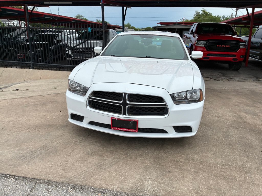 Used 2013 Dodge Charger SE RWD image 9