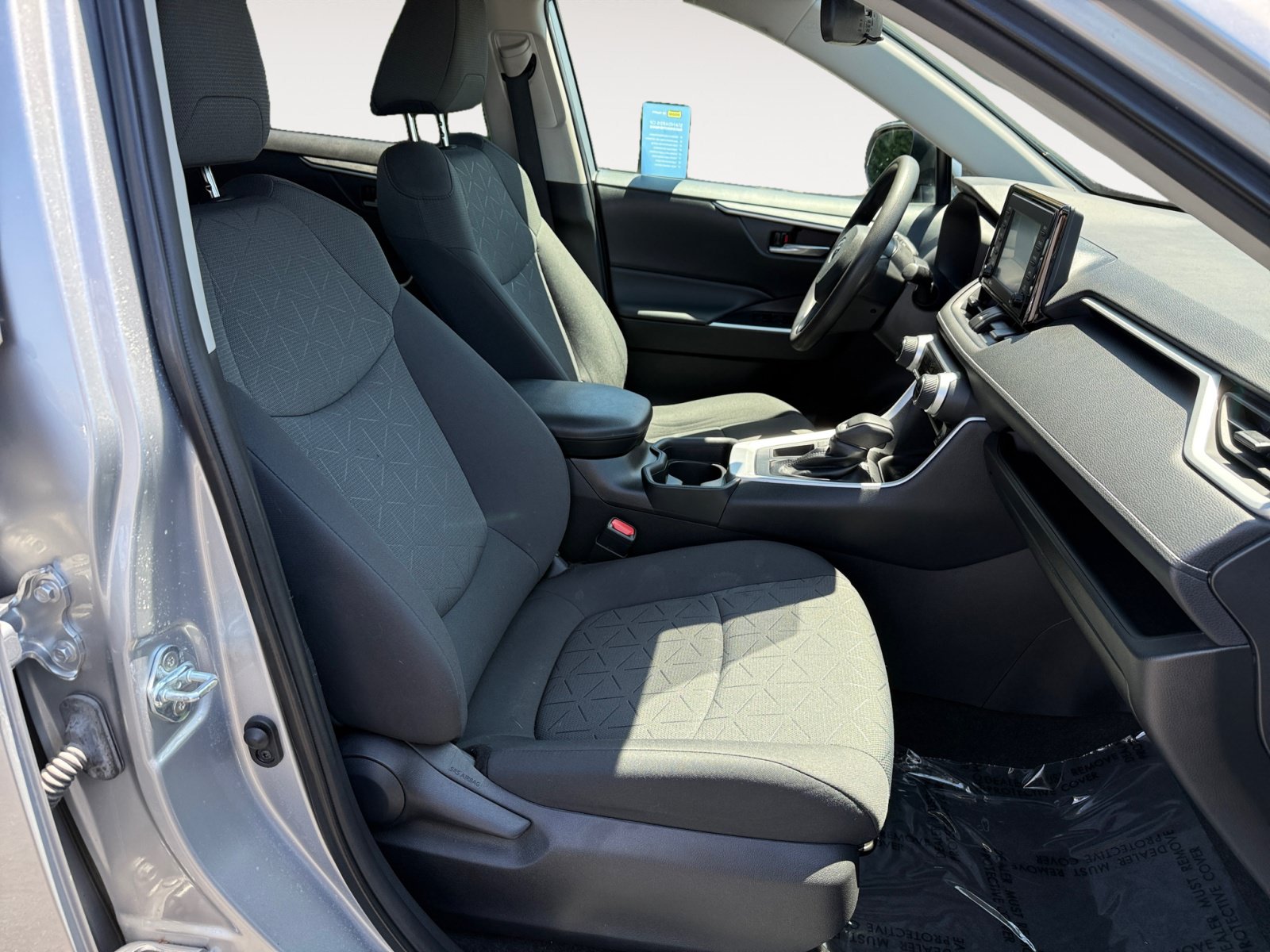 Used 2021 Toyota RAV4 XLE w/ Convenience Package FWD image 19