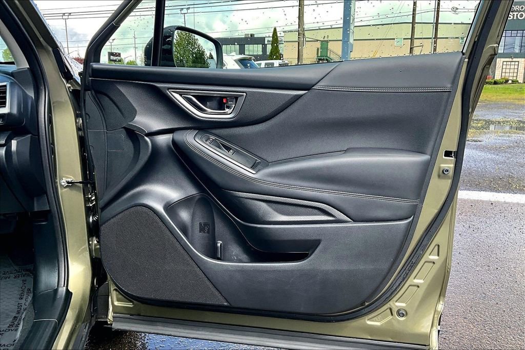 Used 2023 Subaru Forester Premium AWD/4WD image 23