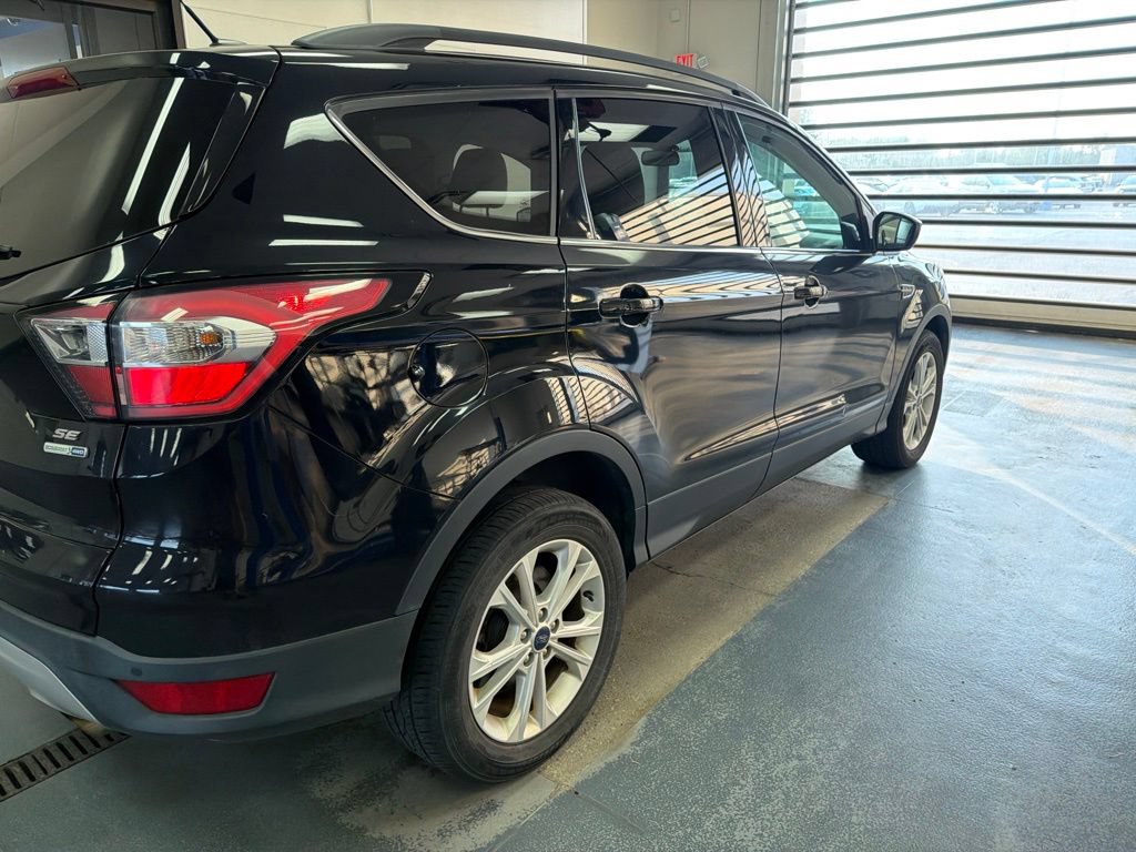 Used 2017 Ford Escape SE w/ Equipment Group 201A AWD/4WD image 7