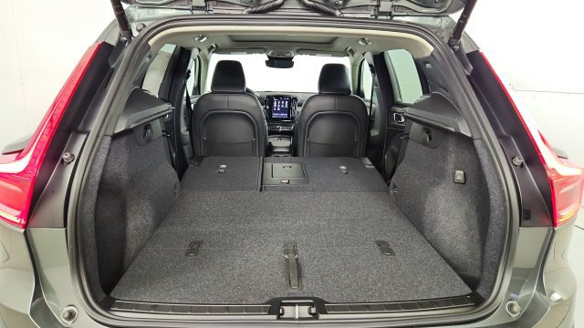 New 2026 Volvo XC40 B5 Plus w/ Protection Package Premier AWD/4WD image 41