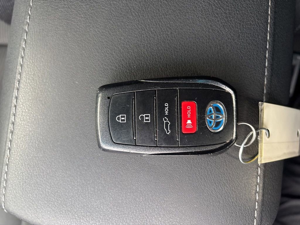 Used 2021 Toyota Venza XLE image 35