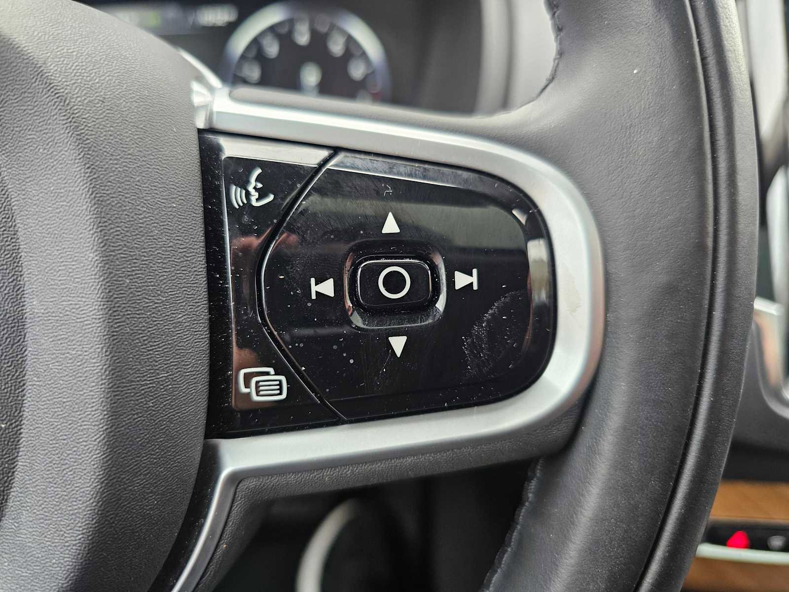 Used 2022 Volvo XC90 T6 Momentum w/ Advanced Package AWD/4WD image 35