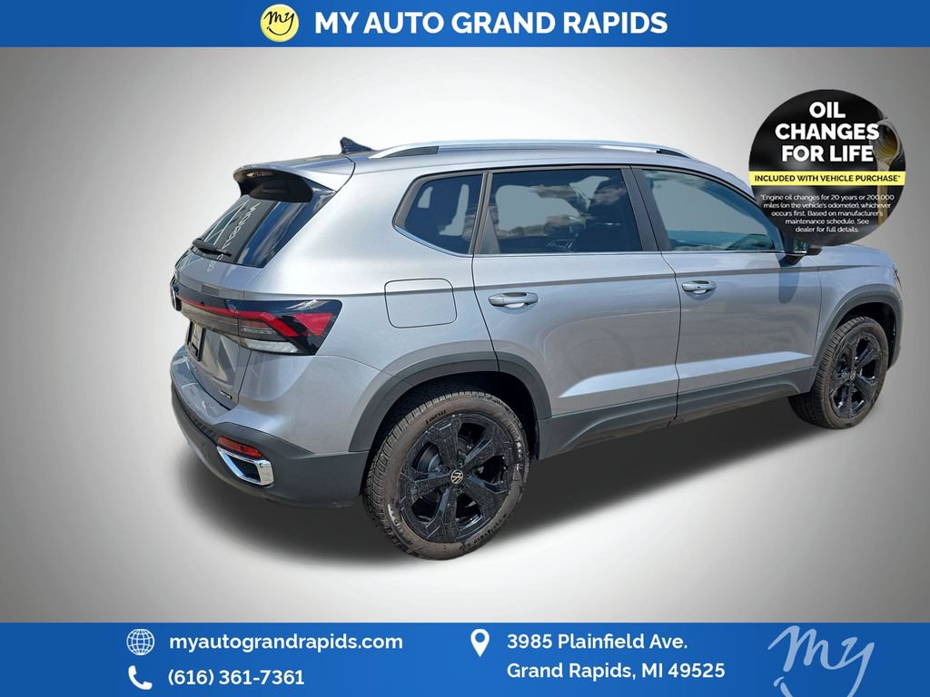 Used 2025 Volkswagen Taos SEL w/ Black Wheel Plus Package AWD/4WD image 7