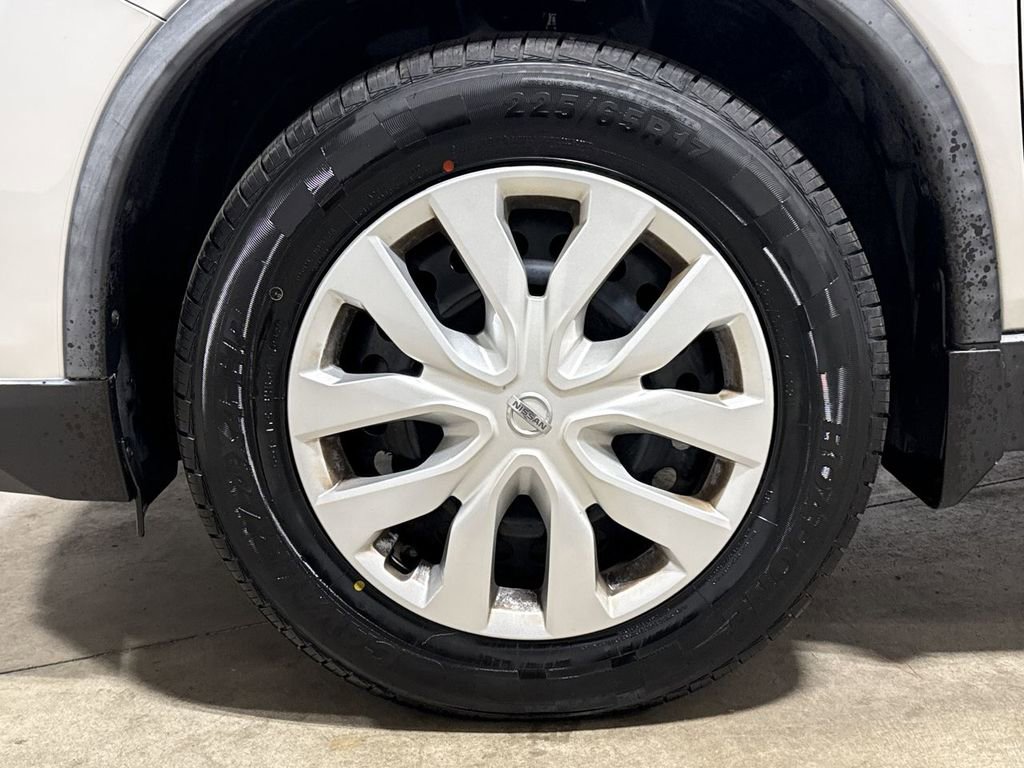 Used 2017 Nissan Rogue S AWD/4WD image 26