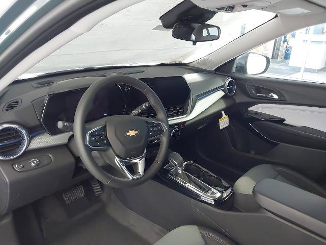 New 2026 Chevrolet Trax LT w/ LT Convenience Package image 2