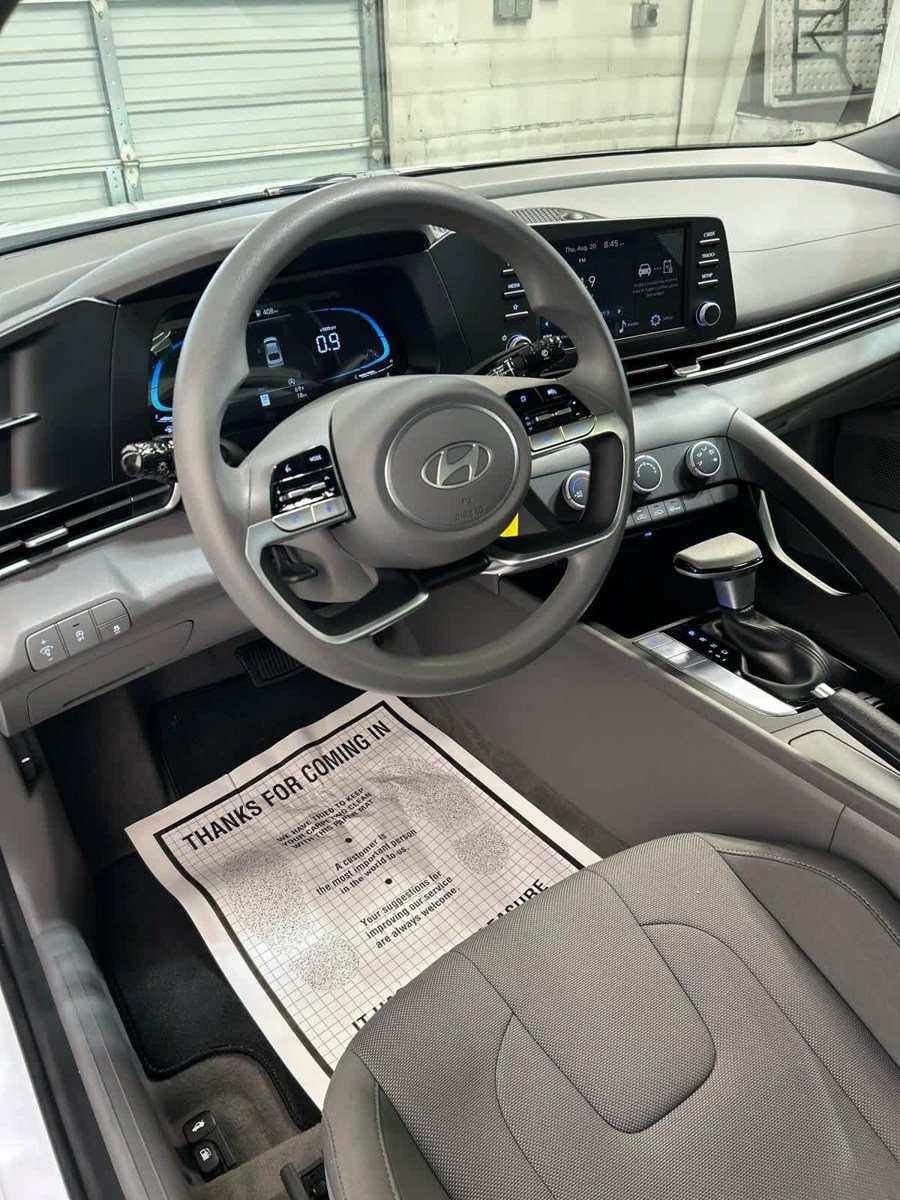 New 2026 Hyundai Elantra SE FWD image 9