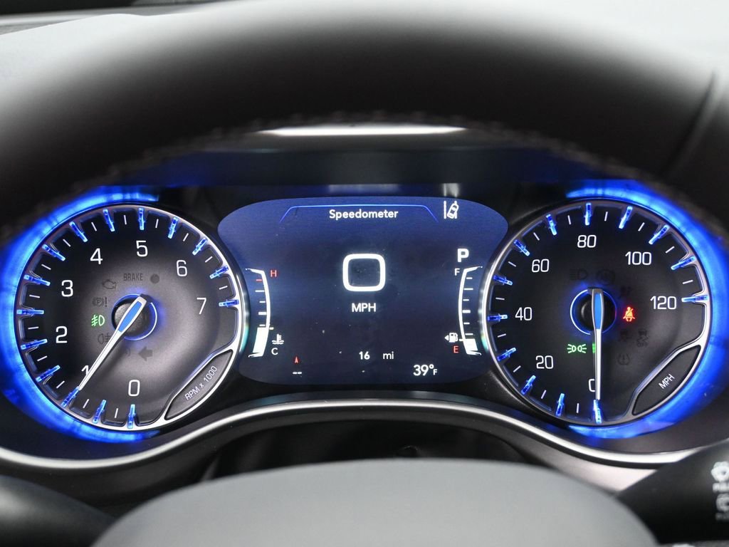 New 2026 Chrysler Pacifica Select image 9