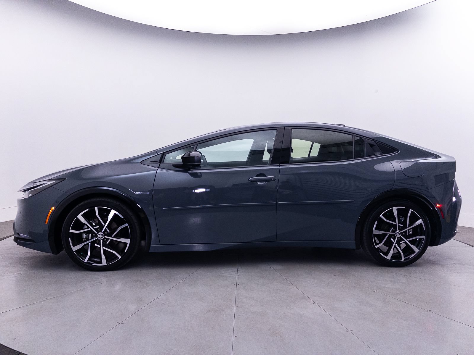 Used 2023 Toyota Prius Prime Premium w/ Advanced Technology Package FWD image 43