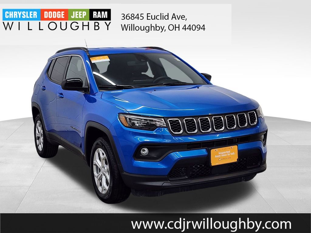 Used 2024 Jeep Compass Latitude image 3