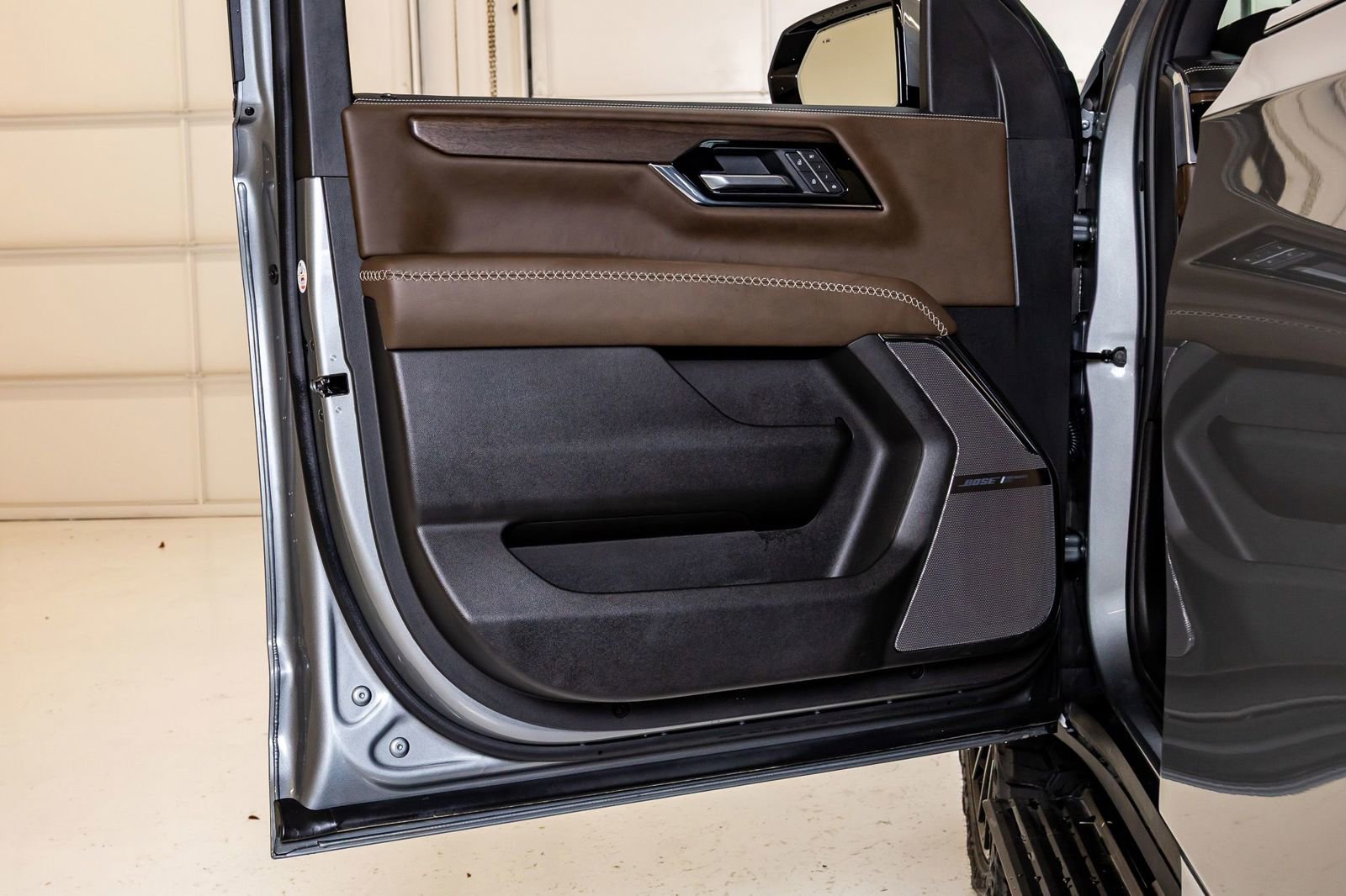 Used 2026 GMC Yukon Denali Ultimate w/ LPO, Floor Liner Package AWD/4WD image 38