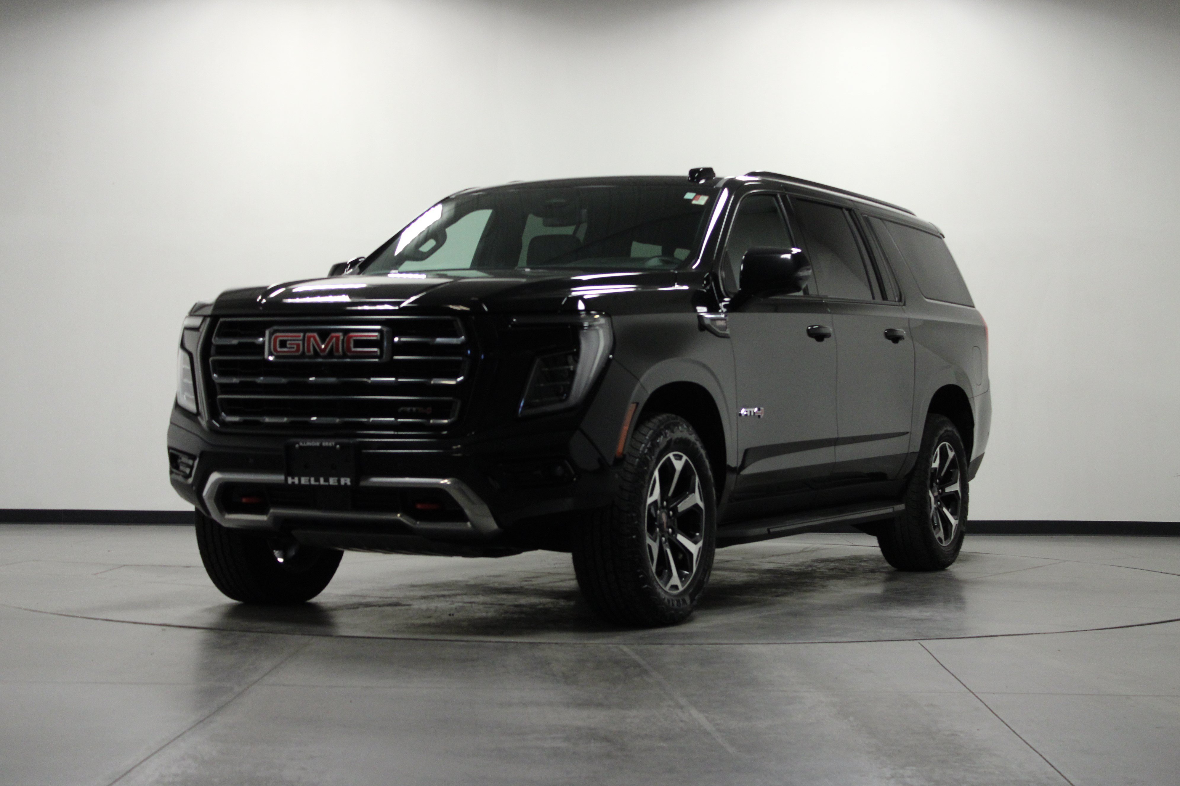 Used 2025 GMC Yukon XL AT4 AWD/4WD image 8