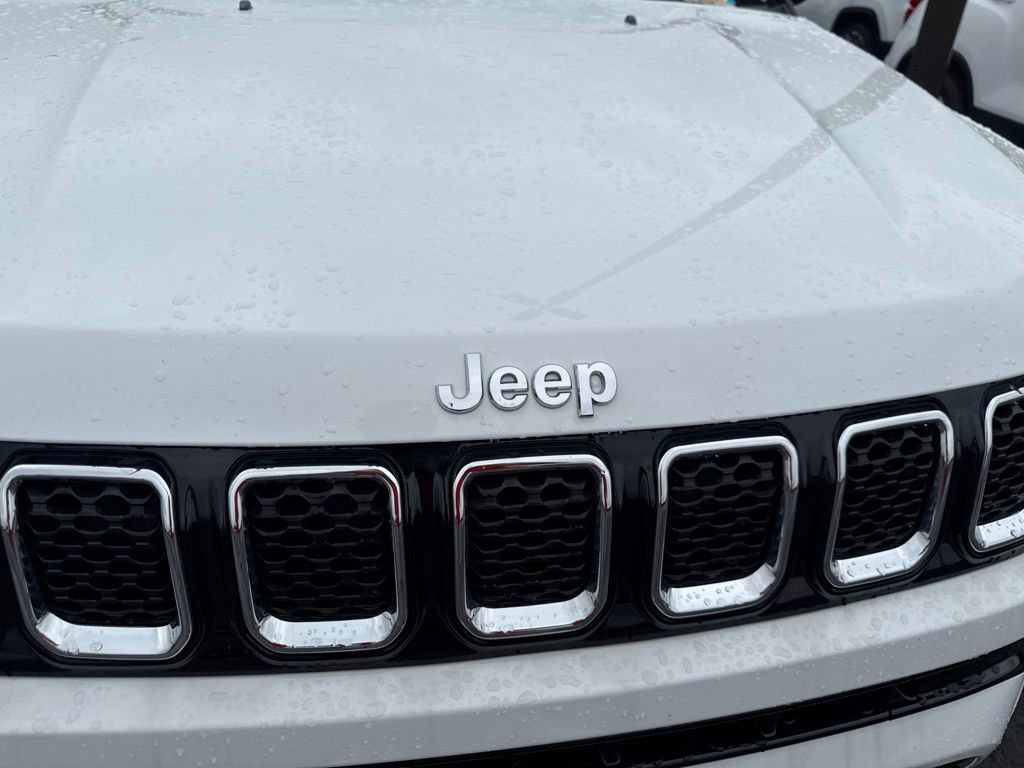 Used 2023 Jeep Compass Limited AWD/4WD image 10