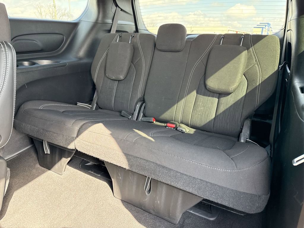 Used 2022 Chrysler Pacifica Touring FWD image 23