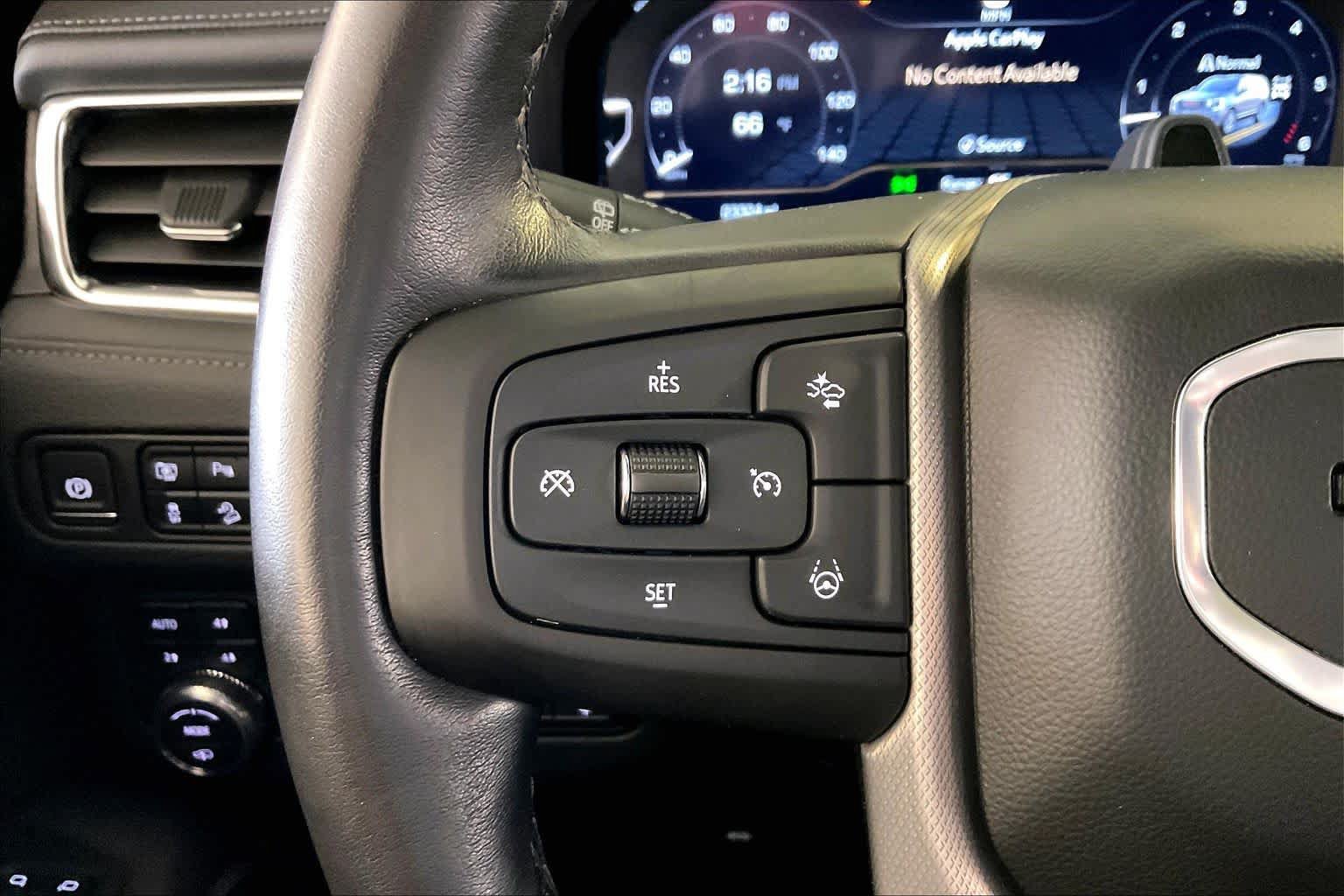 Used 2024 GMC Yukon Denali w/ Denali Reserve Package AWD/4WD image 22