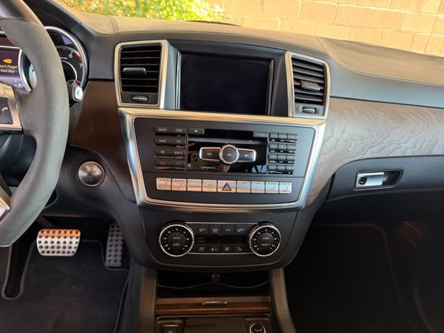 Used 2014 Mercedes-Benz GL 63 AMG 4MATIC w/ Accessory Chrome Package image 38