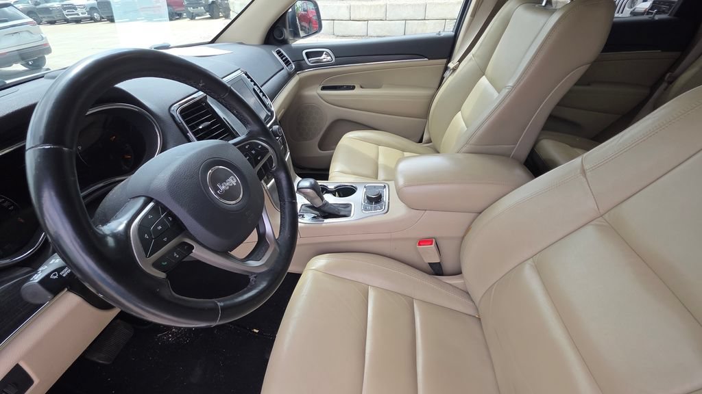 Used 2019 Jeep Grand Cherokee Limited AWD/4WD image 12