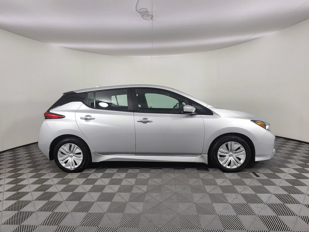 Used 2025 Nissan Leaf S FWD image 6