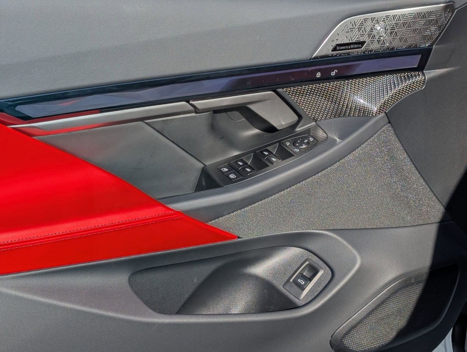 Used 2025 BMW M5 w/ Carbon Package image 12