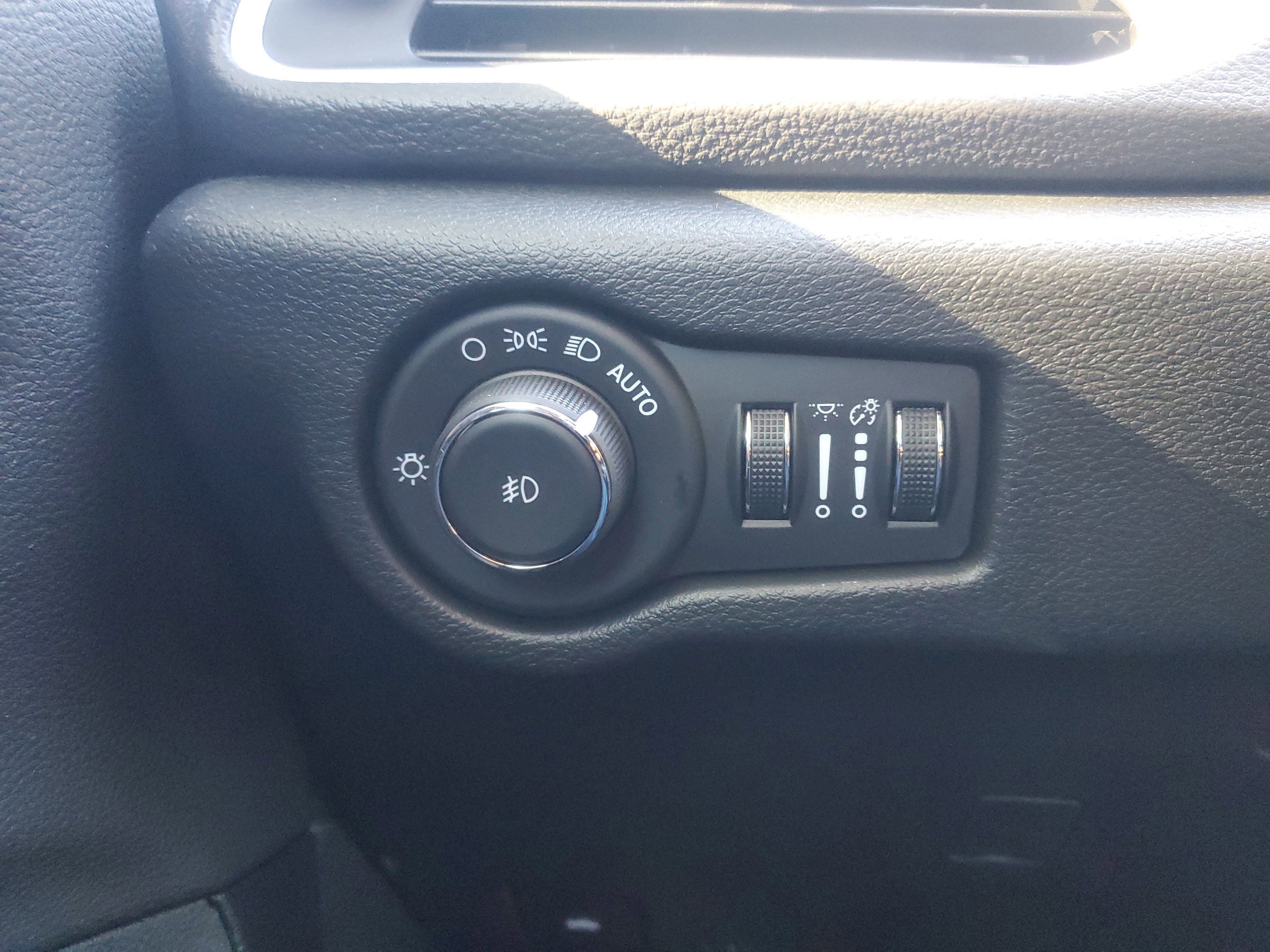 New 2026 Chrysler Pacifica Select image 18