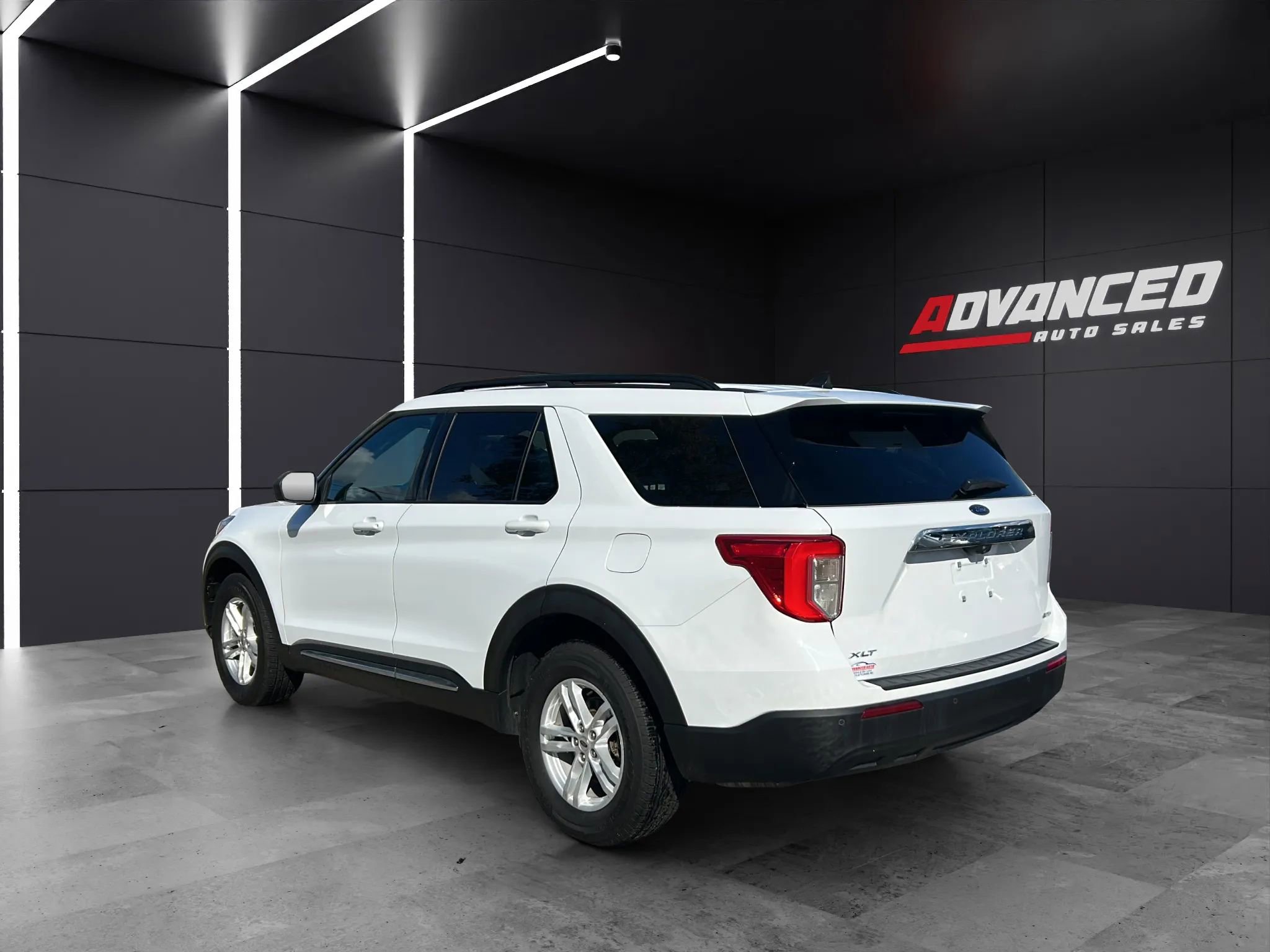 Used 2021 Ford Explorer XLT image 5