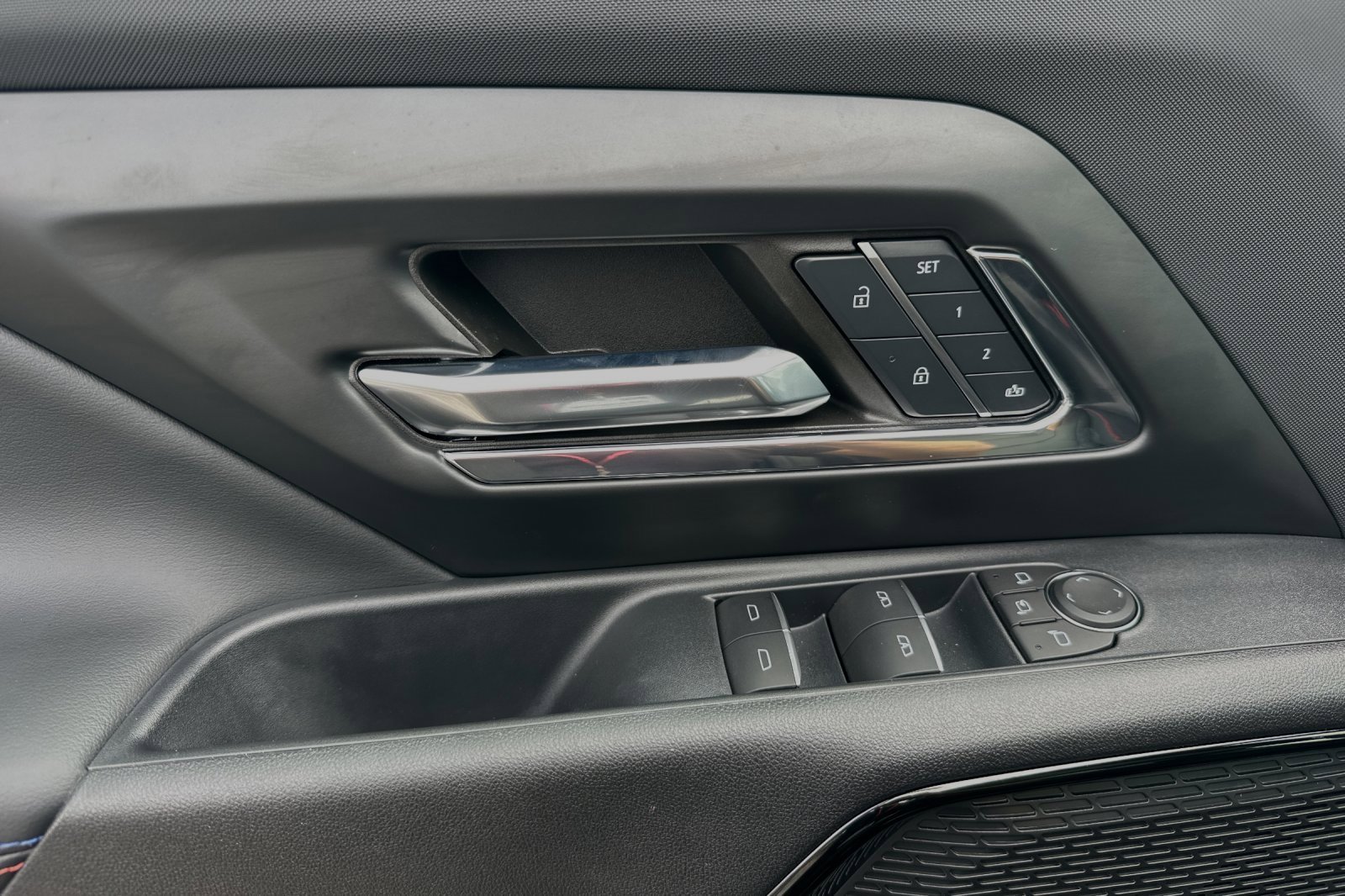New 2024 Chevrolet Silverado EV RST image 8