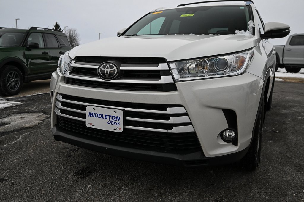 Used 2017 Toyota Highlander XLE image 11