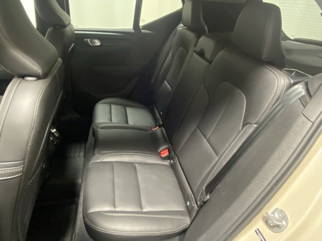Certified 2025 Volvo XC40 B5 Ultra w/ Protection Package Premier image 13