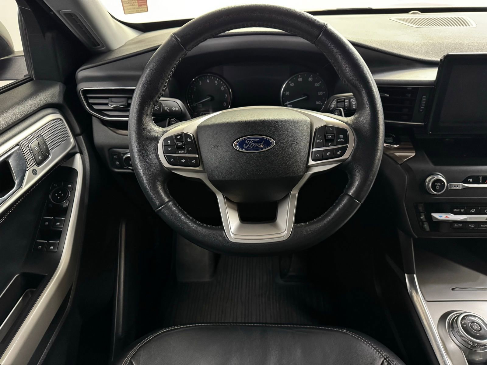 Used 2020 Ford Explorer Limited w/ Equipment Group 310A image 16