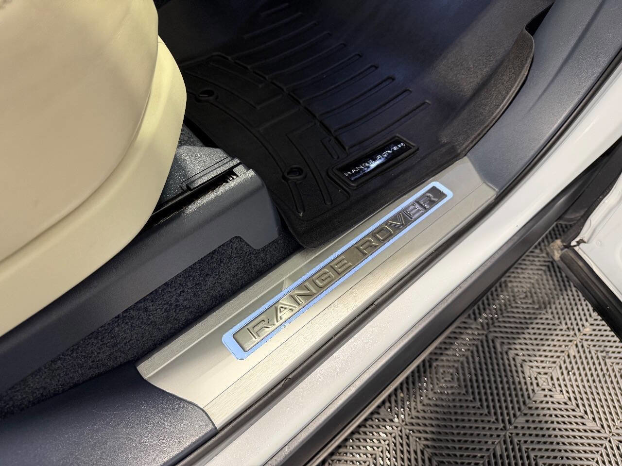 Used 2019 Land Rover Range Rover Supercharged image 29