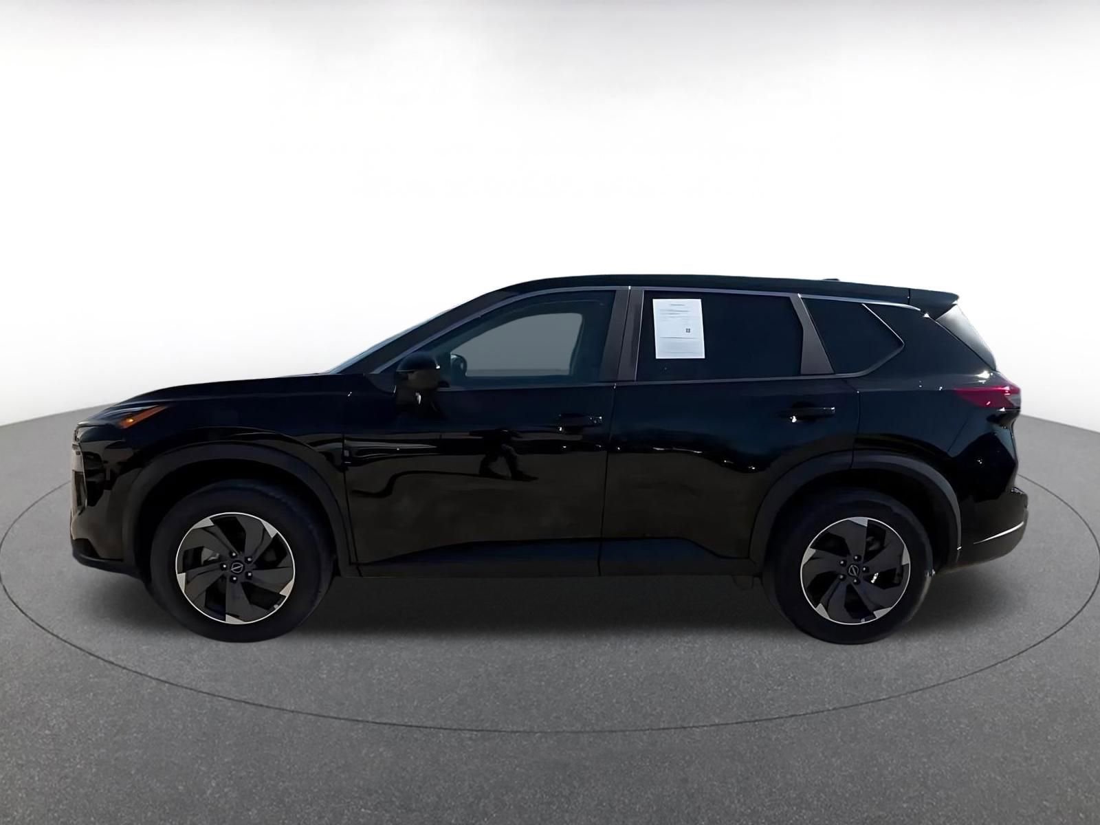 Used 2025 Nissan Rogue SV FWD image 9