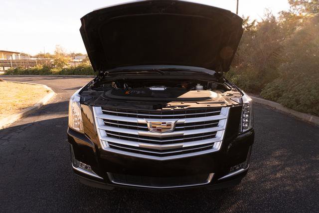 Used 2020 Cadillac Escalade Platinum image 9