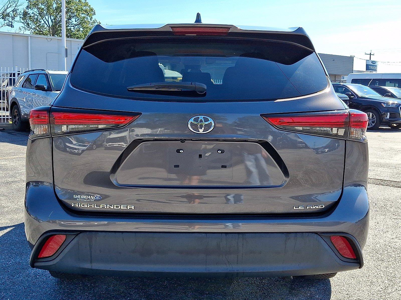 Used 2021 Toyota Highlander LE AWD/4WD image 5