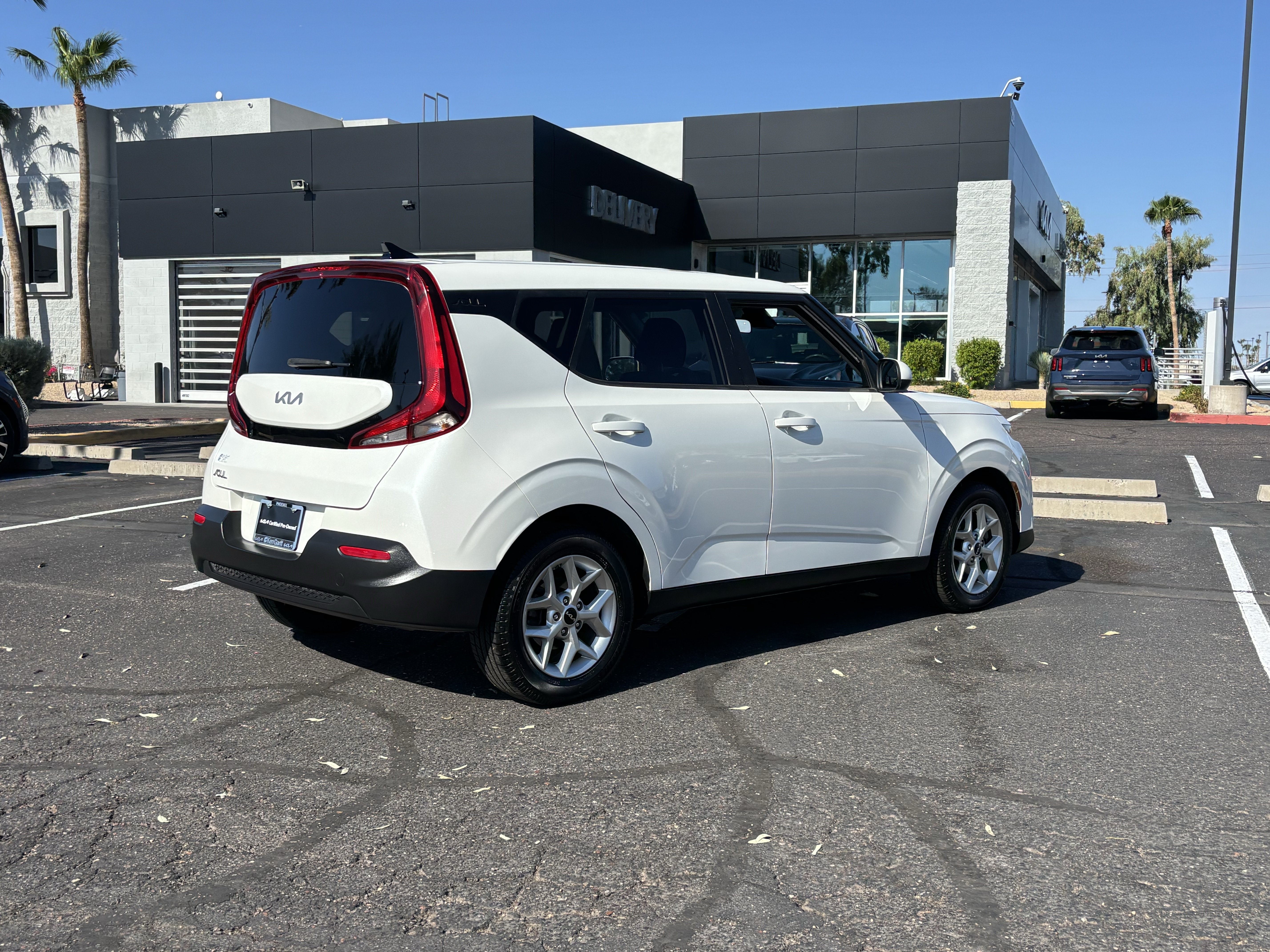 Certified 2022 Kia Soul LX w/ Technology Package FWD image 3