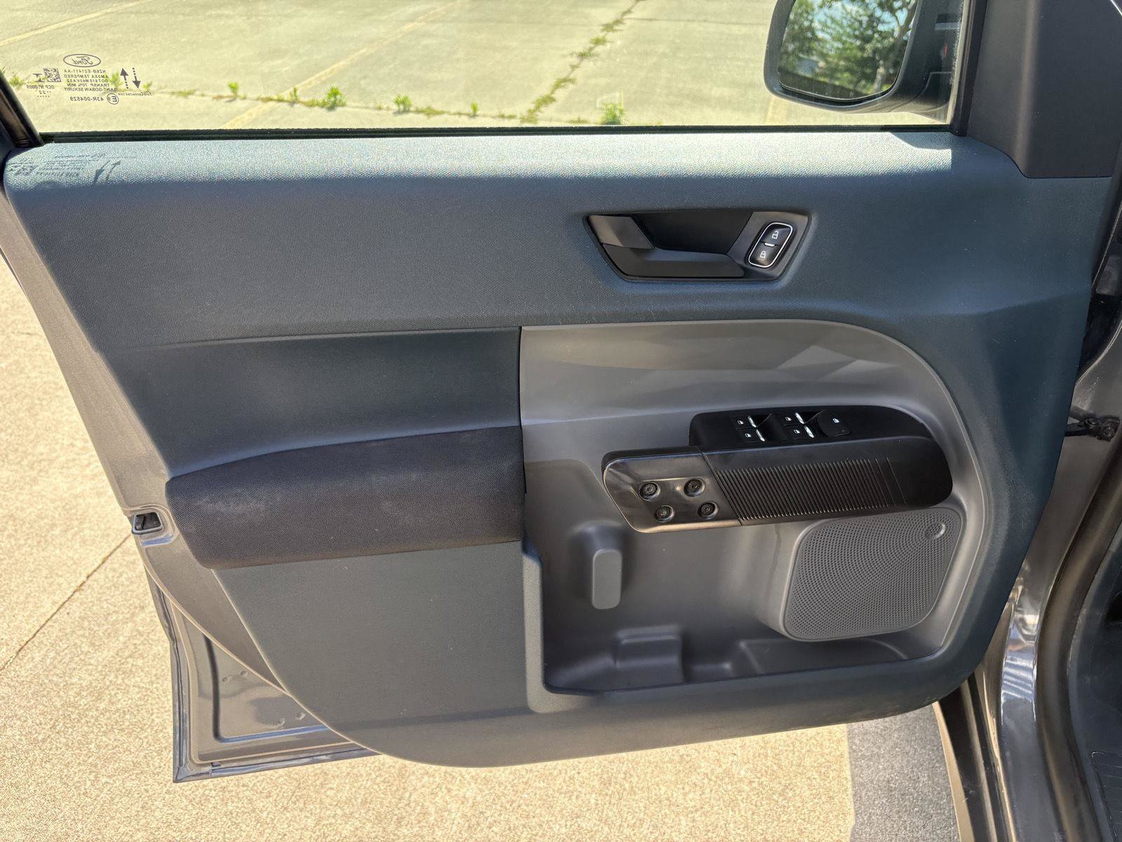 Used 2022 Ford Maverick XL FWD image 3