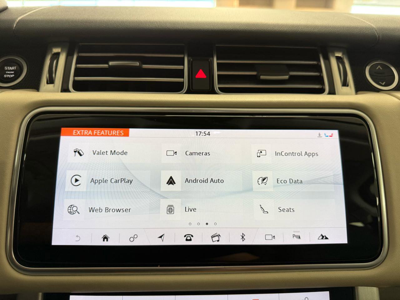 Used 2019 Land Rover Range Rover HSE AWD/4WD image 16