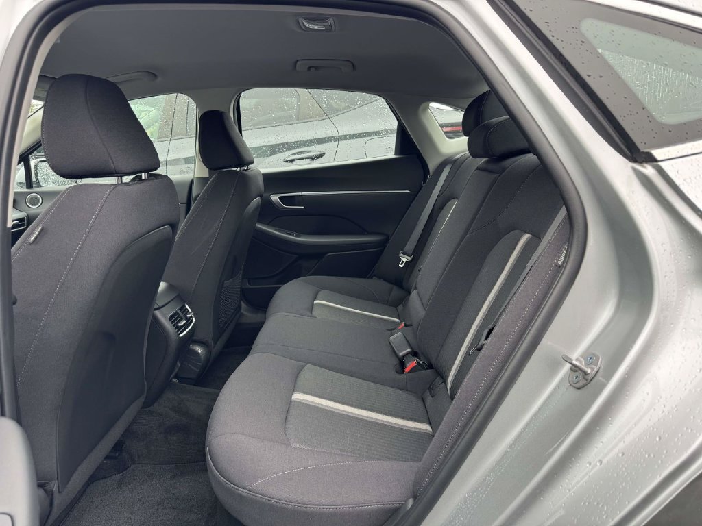 Used 2025 Hyundai Sonata SEL FWD image 12
