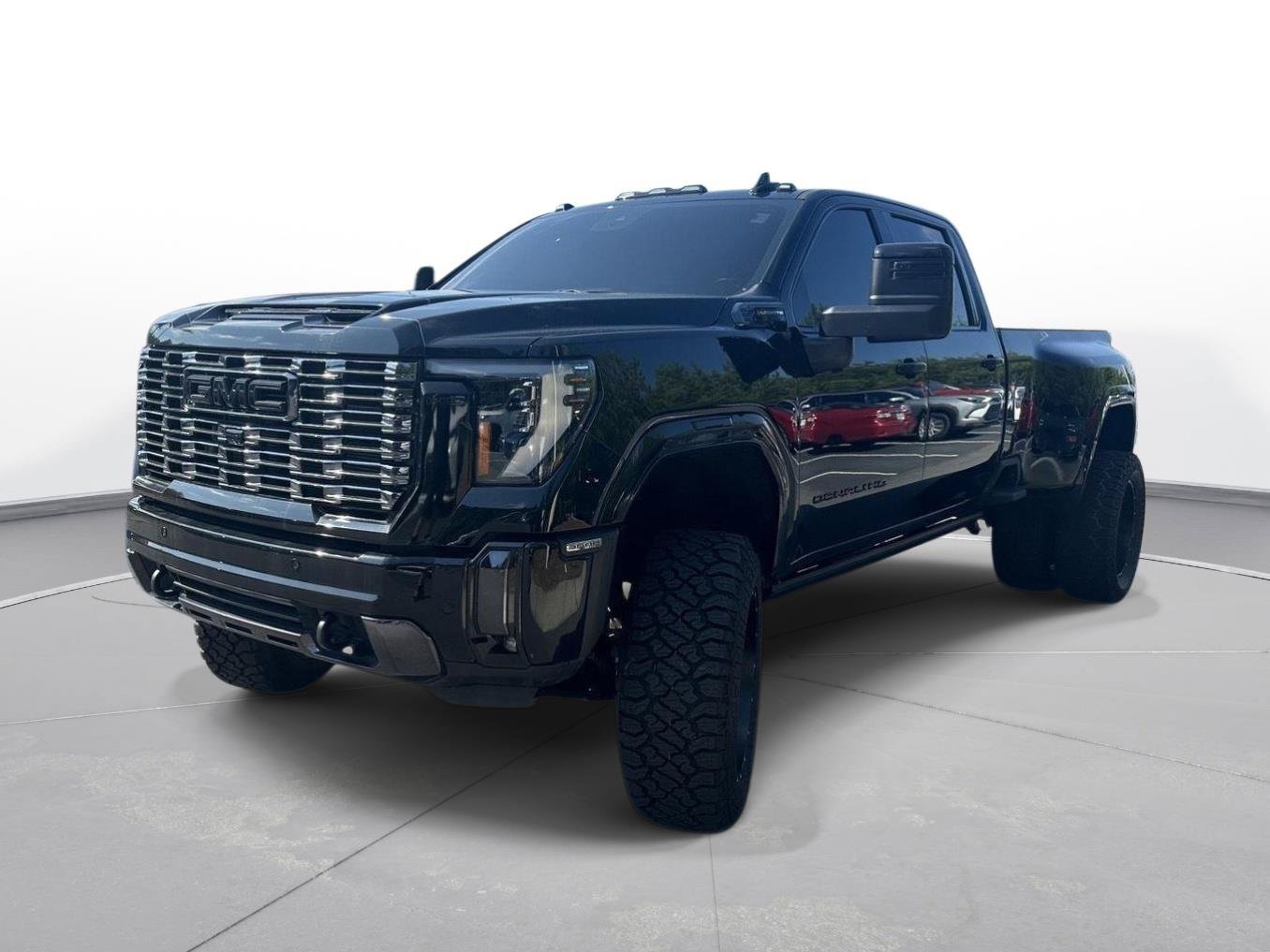 Used 2024 GMC Sierra 3500 Denali Ultimate AWD/4WD image 2