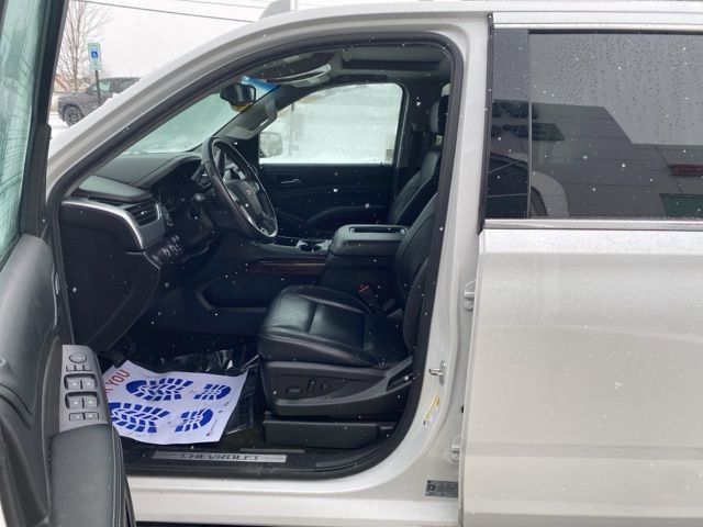 Used 2017 Chevrolet Suburban LT image 11