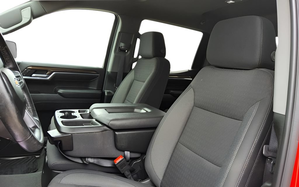 Used 2024 Chevrolet Silverado 1500 LT AWD/4WD image 20